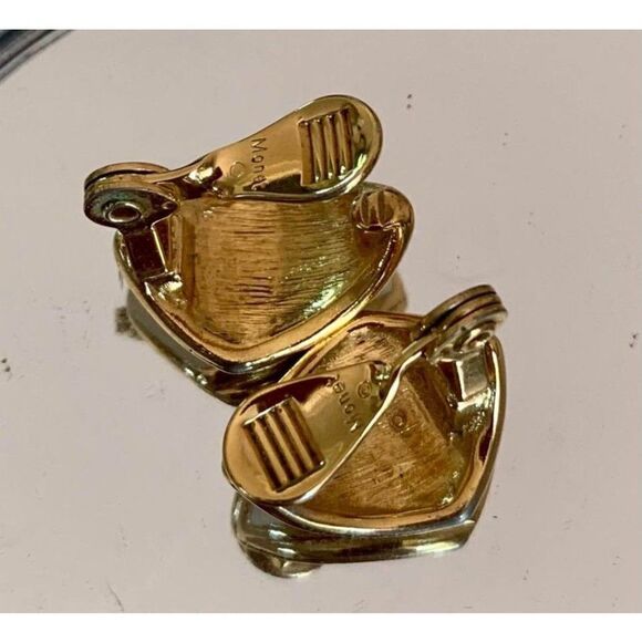 Vintage Monet cream enamel paint & gold clip on earrings - Picture 3 of 4